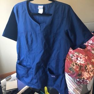 Cherokee medium scrub top